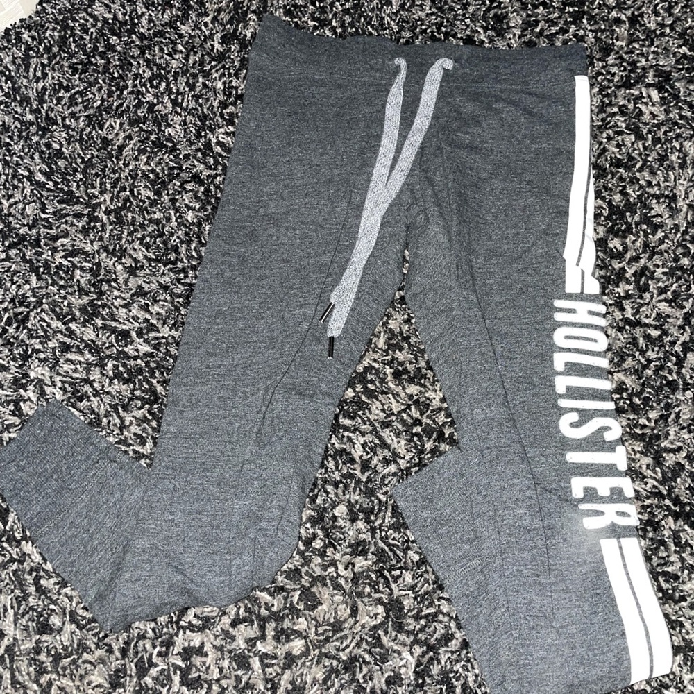 Hollister thick sweats size small